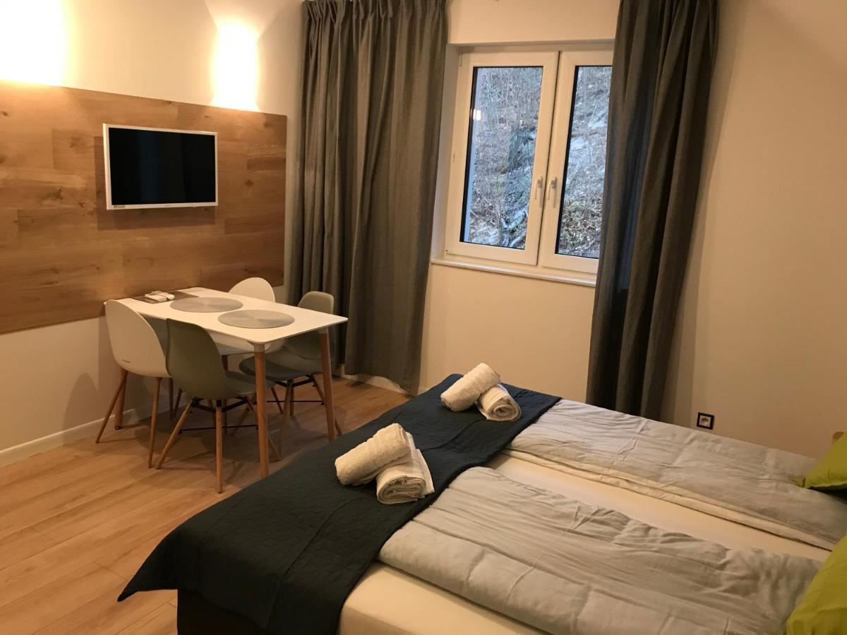 Apartamenty Pod Zamkiem W Janowcu Яновец Екстериор снимка