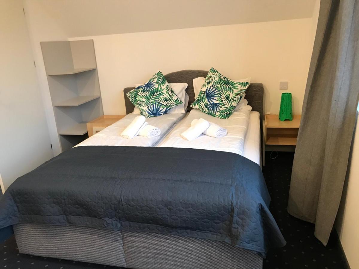 Apartamenty Pod Zamkiem W Janowcu Яновец Екстериор снимка